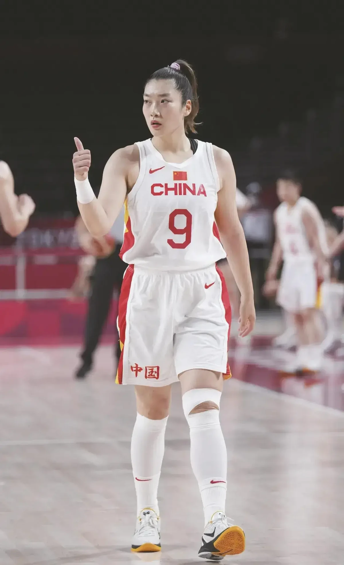 刻苦训练篮球时如何避免受伤的建议_2